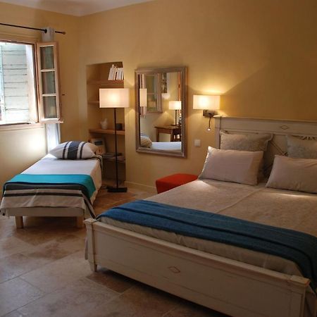 엑상프로방스 Le Moulin Des Pinchinats B&B 외부 사진