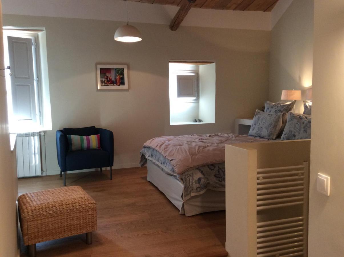 엑상프로방스 Le Moulin Des Pinchinats B&B 외부 사진