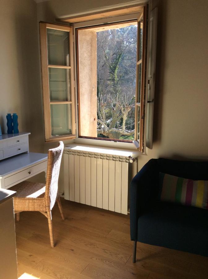 엑상프로방스 Le Moulin Des Pinchinats B&B 외부 사진