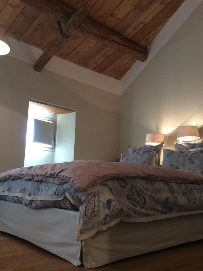 엑상프로방스 Le Moulin Des Pinchinats B&B 외부 사진