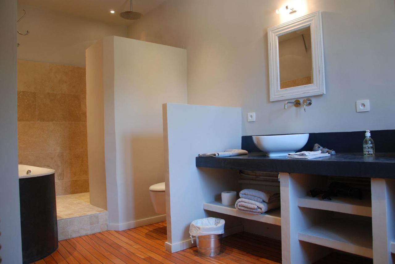 엑상프로방스 Le Moulin Des Pinchinats B&B 외부 사진